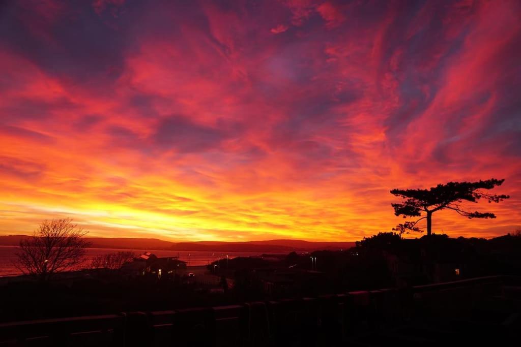The Beach House-Devon- On The Beach- Sleeps 20 Villa Exmouth Bagian luar foto